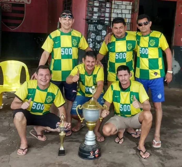 Os filhos do fazendeiro a suasorde: Ildomar, Jairo, Francisco, Auricelio, Beca e Edmilson.